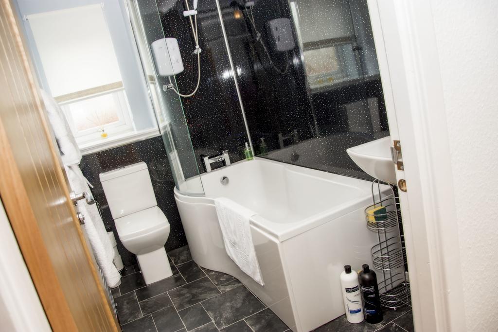 Distillery Apartment 1 Элгин Экстерьер фото